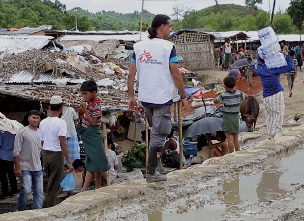 &Tau;&alpha; &laquo;&Eta;&mu;&epsilon;&rho;&omicron;&lambda;ό&gamma;&iota;&alpha; &Alpha;&pi;&omicron;&sigma;&tau;&omicron;&lambda;ή&sigmaf;&raquo; &tau;&omega;&nu; &laquo;&Gamma;&iota;&alpha;&tau;&rho;ώ&nu; &Chi;&omega;&rho;ί&sigmaf; &Sigma;ύ&nu;&omicron;&rho;&alpha;&raquo; &pi;&rho;&omicron;&beta;ά&lambda;&lambda;&omicron;&nu;&tau;&alpha;&iota; &sigma;&tau;&eta; &Sigma;&pi;ά&rho;&tau;&eta;