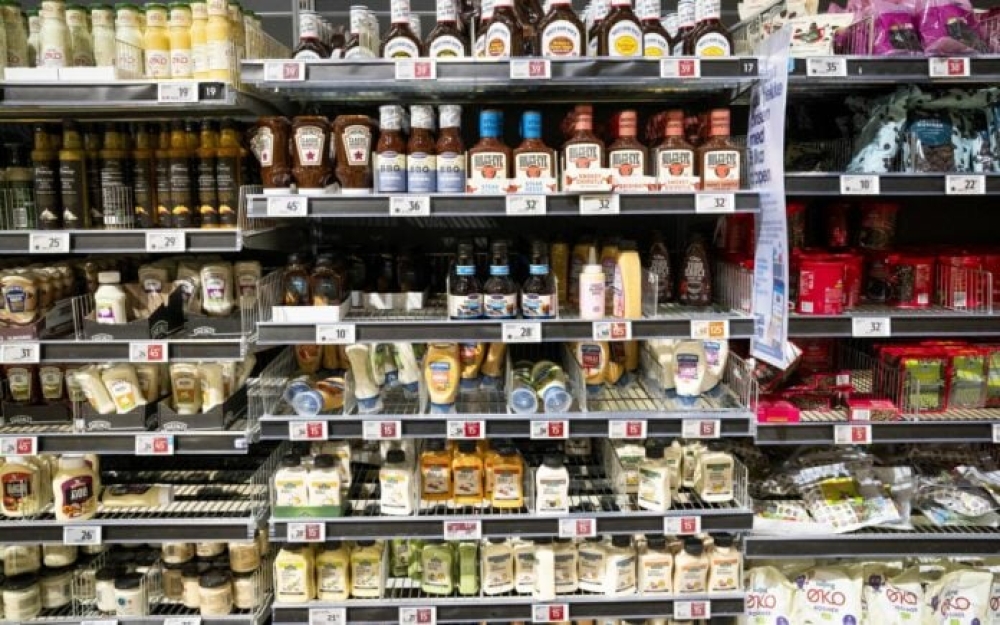 &Eta; &Epsilon;&upsilon;&rho;ώ&pi;&eta; &kappa;&alpha;&theta;&upsilon;&sigma;&tau;&epsilon;&rho;&epsilon;ί &tau;&eta;&nu; &epsilon;&pi;&iota;&beta;&omicron;&lambda;ή &delta;&alpha;&sigma;&mu;ώ&nu; &sigma;&epsilon; &alpha;&mu;&epsilon;&rho;&iota;&kappa;&alpha;&nu;&iota;&kappa;ά &pi;&rho;&omicron;ϊό&nu;&tau;&alpha;