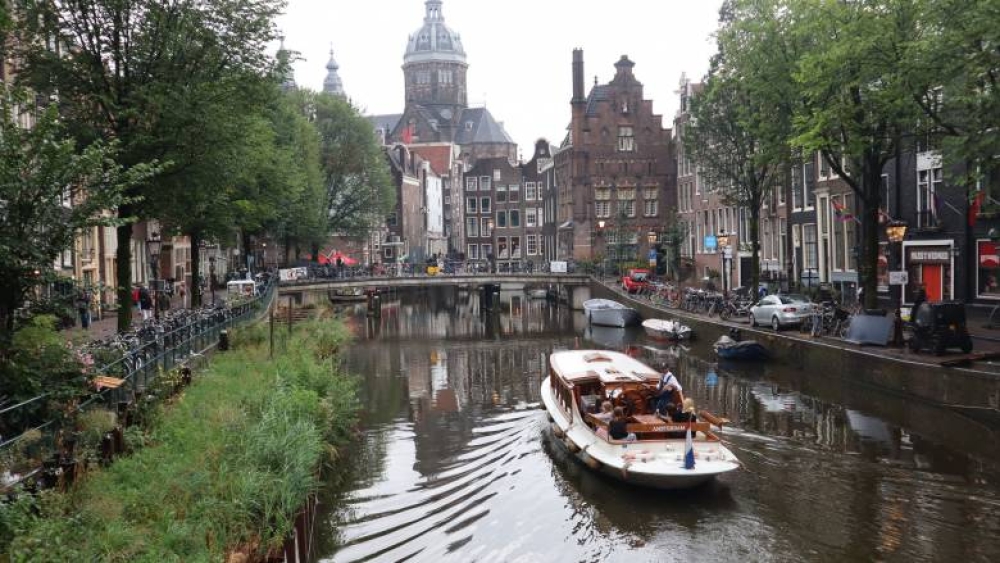 Infographic: &Omicron;&iota; &pi;ό&lambda;&epsilon;&iota;&sigmaf; &pi;&omicron;&upsilon; &kappa;&iota;&nu;&delta;&upsilon;&nu;&epsilon;ύ&omicron;&upsilon;&nu; &nu;&alpha; &laquo;&beta;&omicron;&upsilon;&lambda;&iota;ά&xi;&omicron;&upsilon;&nu;&raquo; &mu;έ&chi;&rho;&iota; &tau;&omicron; 2050