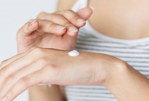 Diy πανεύκολη μάσκα για απαλά χέρια