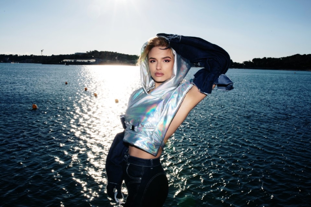 &Eta; &Kappa;&alpha;&tau;&epsilon;&rho;ί&nu;&alpha; &Lambda;&iota;ό&lambda;&iota;&omicron;&upsilon; &xi;&epsilon;&sigma;&eta;&kappa;ώ&nu;&epsilon;&iota; &tau;&omicron; &Gamma;ύ&theta;&epsilon;&iota;&omicron;