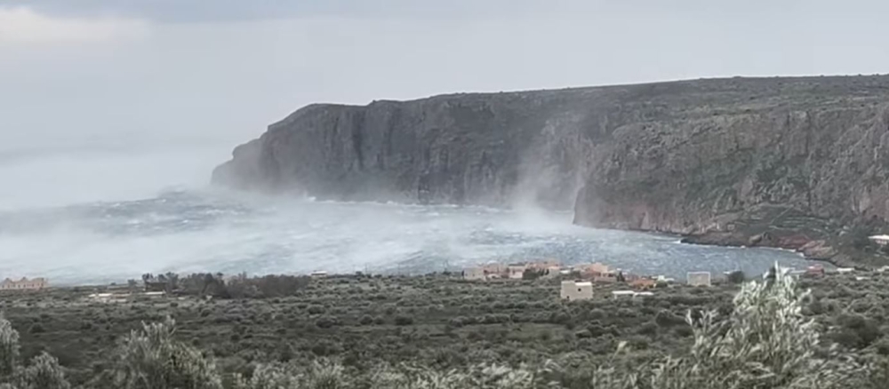 Ά&nu;&epsilon;&mu;&omicron;&iota; &omega;&sigmaf; 10 &mu;&pi;&omicron;&phi;ό&rho; &sigma;ά&rho;&omega;&sigma;&alpha;&nu; &tau;&eta; &Mu;ά&nu;&eta;