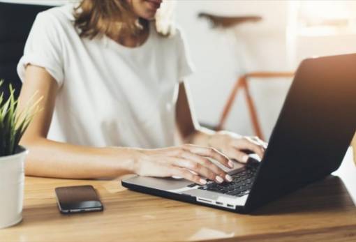 «Ψηφιακή Μέριμνα ΙΙ» Άνοιξε η πλατφόρμα του voucher