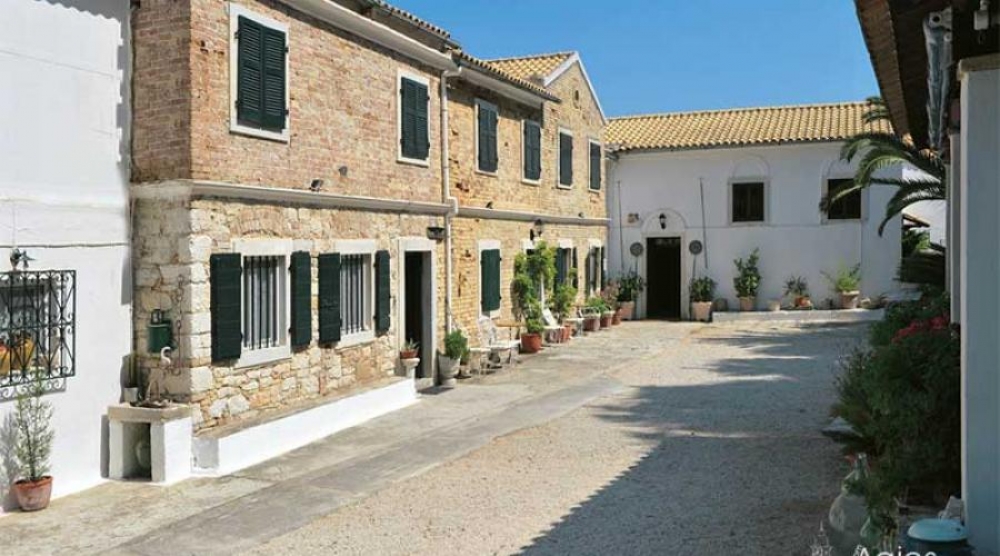 &Omicron; &pi;&alpha;&pi;&pi;&omicron;ύ&sigmaf; &Sigma;&pi;ύ&rho;&omicron;&sigmaf; &kappa;&alpha;&iota; &eta; &Pi;&alpha;&nu;&alpha;&gamma;ί&alpha; &eta; &Kappa;&alpha;&sigma;&sigma;&omega;&pi;ί&tau;&rho;&alpha;  (&Kappa;έ&rho;&kappa;&upsilon;&rho;&alpha;)