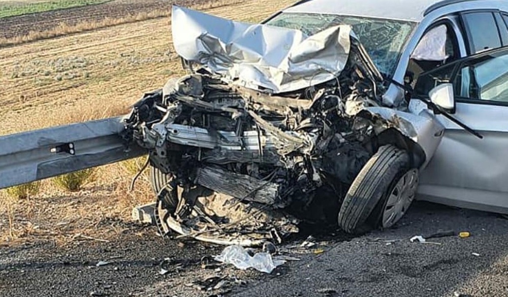 &Tau;&rho;&epsilon;&iota;&sigmaf; &nu;&epsilon;&kappa;&rho;&omicron;ί &sigma;&epsilon; 16 &tau;&rho;&omicron;&chi;&alpha;ί&alpha; &tau;&omicron;&nu; &Phi;&epsilon;&beta;&rho;&omicron;&upsilon;ά&rho;&iota;&omicron; &sigma;&tau;&omicron;&upsilon;&sigmaf; &delta;&rho;ό&mu;&omicron;&upsilon;&sigmaf; &tau;&eta;&sigmaf; &Pi;&epsilon;&lambda;&omicron;&pi;&omicron;&nu;&nu;ή&sigma;&omicron;&upsilon;