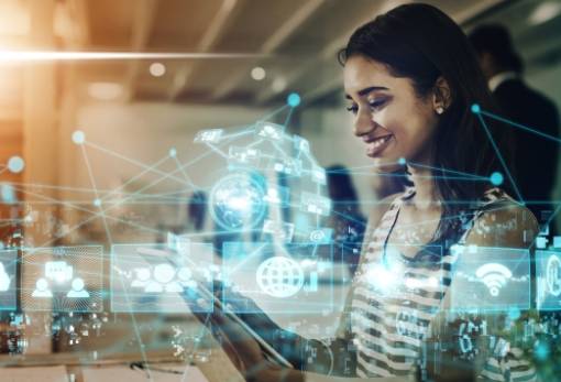 ΔΥΠΑ: Ξεκινούν οι αιτήσεις για το «Women in Tech»