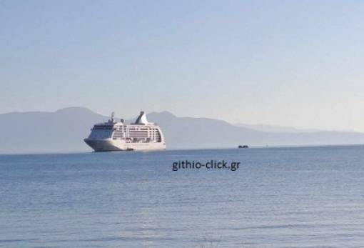 Στο Γύθειο αγκυροβόλησε το κρουαζιερόπλοιο «Seven Seas Voyager»