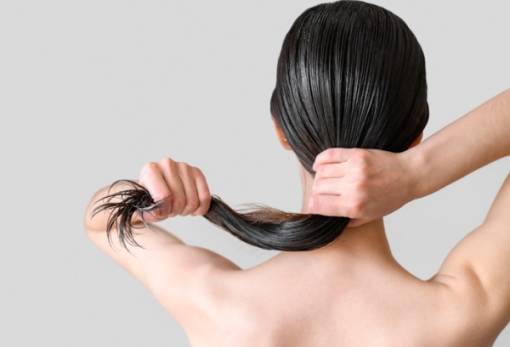 6 Tips για την περιποίηση των μαλλιών το καλοκαίρι