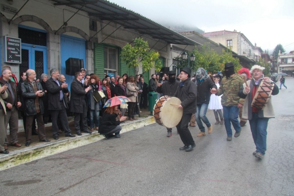 &Eta; &Mu;&omicron;&upsilon;&nu;&tau;&zeta;&omicron;&upsilon;&rho;&omicron;&delta;&epsilon;&upsilon;&tau;έ&rho;&alpha; &sigma;&tau;&omicron; &Kappa;&alpha;&sigma;&tau;ό&rho;&iota;: Έ&nu;&alpha; &sigma;ύ&gamma;&chi;&rho;&omicron;&nu;&omicron; &lambda;&alpha;ϊ&kappa;ό &delta;&rho;ώ&mu;&epsilon;&nu;&omicron;