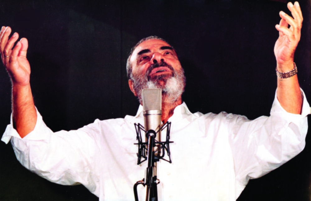 &laquo;&Omicron; &Kappa;&alpha;&zeta;&alpha;&nu;&tau;&zeta;ί&delta;&eta;&sigmaf; &sigma;&tau;&eta; &zeta;&omega;ή &mu;&alpha;&sigmaf;&raquo;: &Mu;&omicron;&upsilon;&sigma;&iota;&kappa;ή &beta;&rho;&alpha;&delta;&iota;ά &gamma;&iota;&alpha; &tau;&omicron;&nu; &mu;&epsilon;&gamma;ά&lambda;&omicron; &beta;ά&rho;&delta;&omicron; &sigma;&tau;&eta; &Sigma;&kappa;ά&lambda;&alpha;