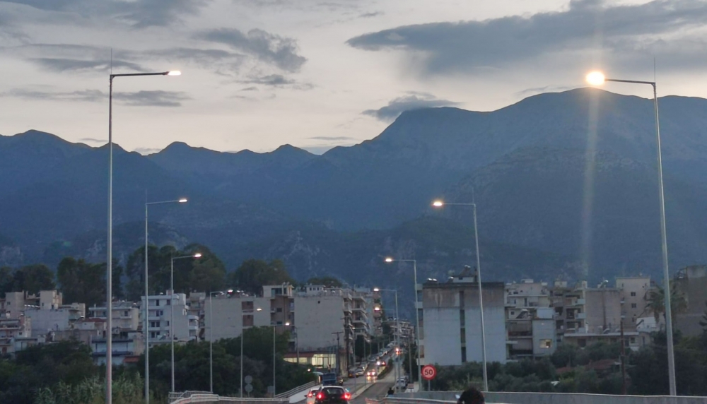 &Epsilon;&pi;&alpha;&nu;ή&lambda;&theta;&epsilon; &omicron; &phi;&omega;&tau;&iota;&sigma;&mu;ό&sigmaf; &sigma;&tau;&eta; &nu;έ&alpha; &epsilon;ί&sigma;&omicron;&delta;&omicron; &Sigma;&pi;ά&rho;&tau;&eta;&sigmaf;