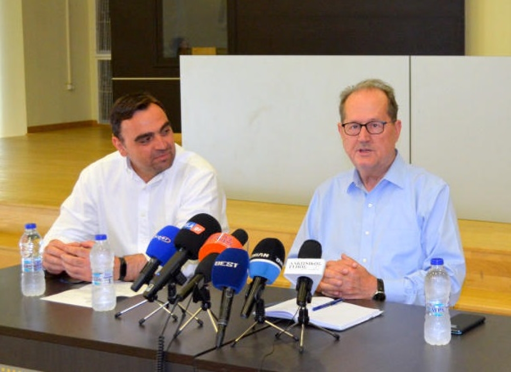 &Theta;&alpha; &laquo;έ&chi;&rho;&iota;&zeta;&epsilon;&raquo; &tau;&omicron;&nu; &Theta;. &Beta;&epsilon;&rho;&omicron;ύ&tau;&eta; &omega;&sigmaf; &delta;&iota;ά&delta;&omicron;&chi;&omicron; &omicron; &Pi;. &Nu;ί&kappa;&alpha;&sigmaf;