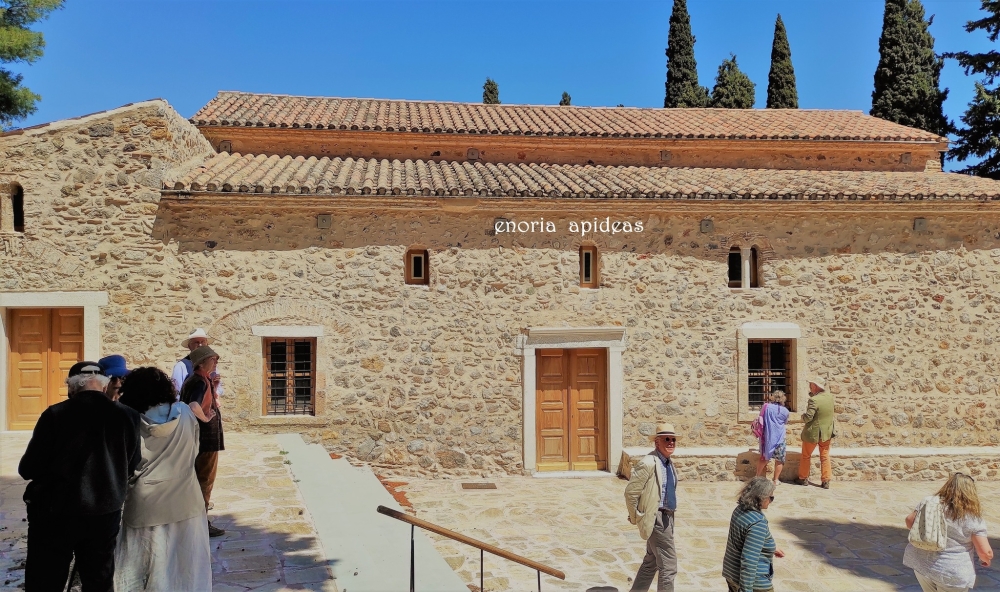 &Sigma;&tau;&eta;&nu; &Omicron;&xi;&phi;ό&rho;&delta;&eta; &eta; &chi;ά&rho;&eta; &tau;&omicron;&upsilon; &mu;&nu;&eta;&mu;&epsilon;ί&omicron;&upsilon; &tau;&eta;&sigmaf; &Alpha;&pi;&iota;&delta;έ&alpha;&sigmaf;