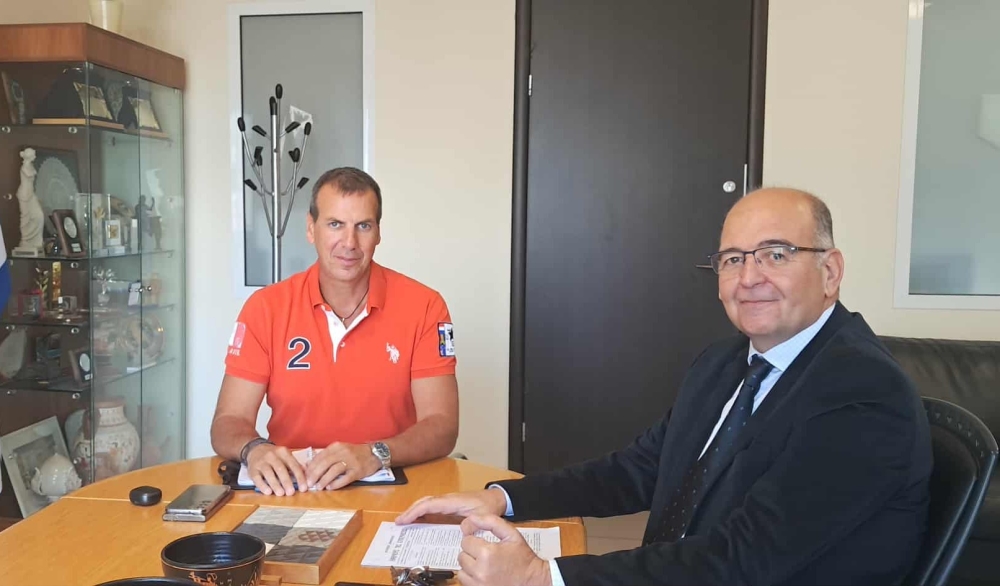 &Sigma;&upsilon;&nu;ά&nu;&tau;&eta;&sigma;&eta; &delta;&eta;&mu;ά&rho;&chi;&omicron;&upsilon; &Sigma;&pi;ά&rho;&tau;&eta;&sigmaf; &mu;&epsilon; &tau;&omicron;&nu; &delta;&iota;&omicron;&iota;&kappa;&eta;&tau;ή &tau;&omicron;&upsilon; &Nu;&omicron;&sigma;&omicron;&kappa;&omicron;&mu;&epsilon;ί&omicron;&upsilon; &Mu;&omicron;&lambda;ά&omega;&nu;