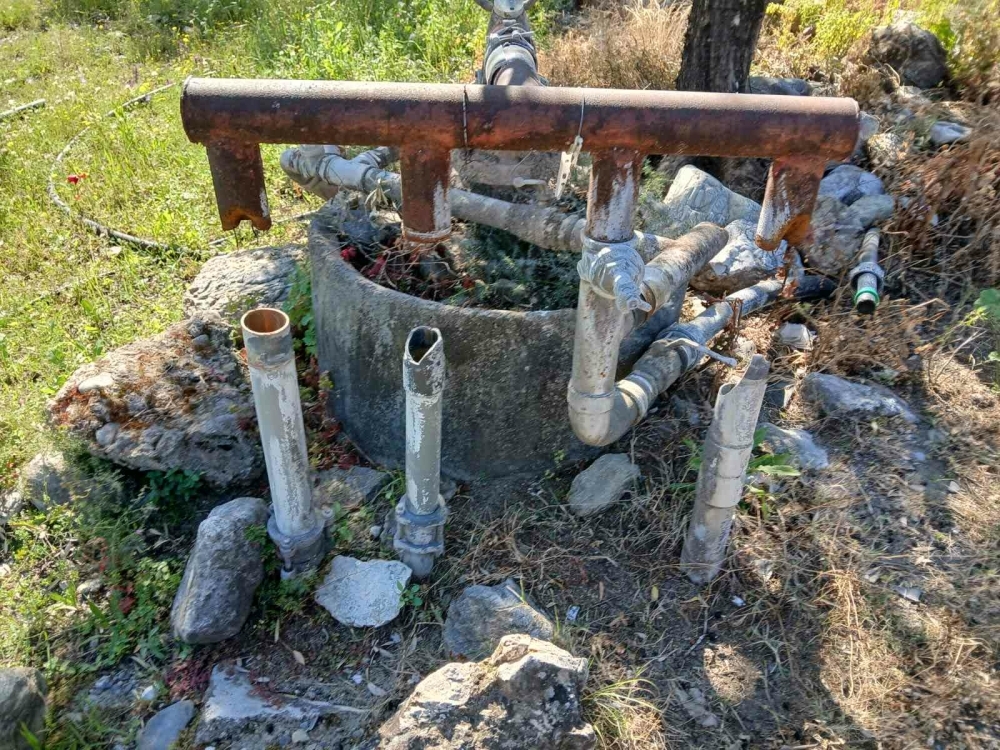 &Sigma;&tau;&alpha; έ&delta;&rho;&alpha;&nu;&alpha; &tau;&eta;&sigmaf; &Beta;&omicron;&upsilon;&lambda;ή&sigmaf; &alpha;&pi;ό &Beta;&epsilon;&lambda;ό&pi;&omicron;&upsilon;&lambda;&omicron; &omicron; &alpha;&rho;&delta;&epsilon;&upsilon;&tau;&iota;&kappa;ό&sigmaf; &laquo;&alpha;&kappa;&rho;&omega;&tau;&eta;&rho;&iota;&alpha;&sigma;&mu;ό&sigmaf;&raquo; &sigma;&tau;&alpha; &Kappa;&alpha;&lambda;ύ&beta;&iota;&alpha; &Sigma;&omicron;&chi;ά&sigmaf;