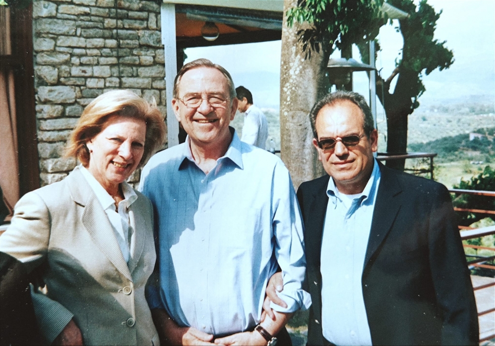 &laquo;&Omicron;&iota; &epsilon;&mu;&pi;&epsilon;&delta;&omega;&mu;έ&nu;&epsilon;&sigmaf; &Delta;&eta;&mu;&omicron;&kappa;&rho;&alpha;&tau;ί&epsilon;&sigmaf; &delta;&epsilon;&nu; &phi;&omicron;&beta;&omicron;ύ&nu;&tau;&alpha;&iota; &alpha;&lambda;&lambda;ά &alpha;&nu;&tau;ί&theta;&epsilon;&tau;&alpha; &tau;&iota;&mu;&omicron;ύ&nu; &kappa;&alpha;&iota; &sigma;έ&beta;&omicron;&nu;&tau;&alpha;&iota; &tau;&eta;&nu; &iota;&sigma;&tau;&omicron;&rho;ί&alpha; &tau;&omicron;&upsilon;&sigmaf;&raquo;