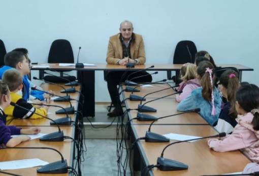 Επίσκεψη μαθητών της Σκάλας στο Δημαρχείο Ευρώτα