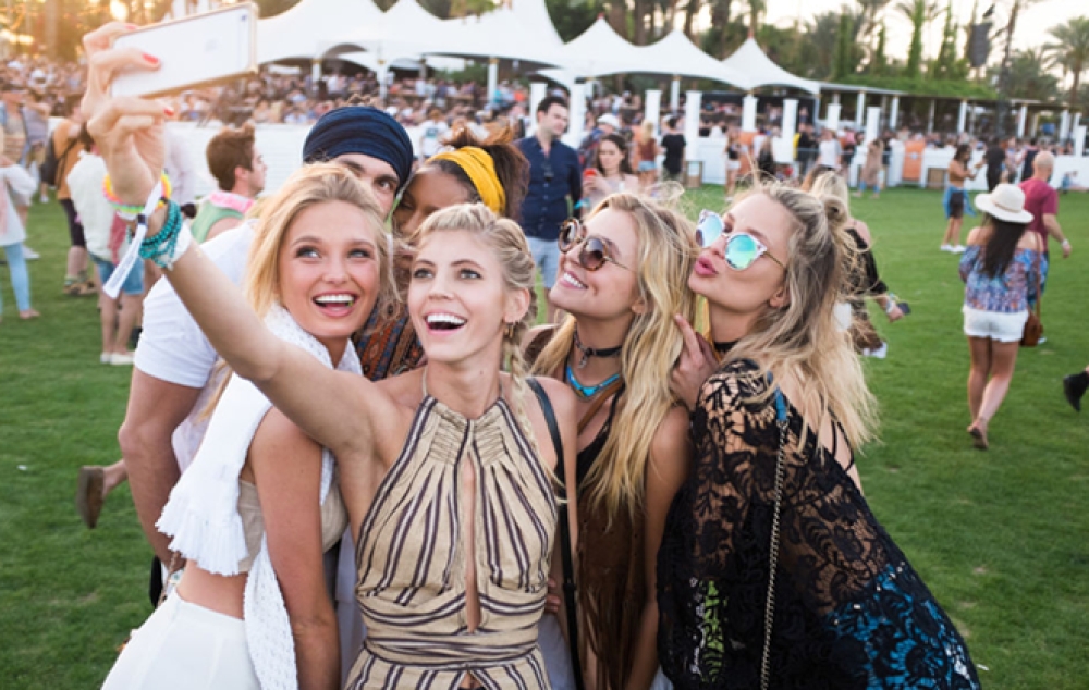 Coachella: &Eta; &mu;ό&delta;&alpha; &tau;&eta;&sigmaf; ά&nu;&omicron;&iota;&xi;&eta;&sigmaf;