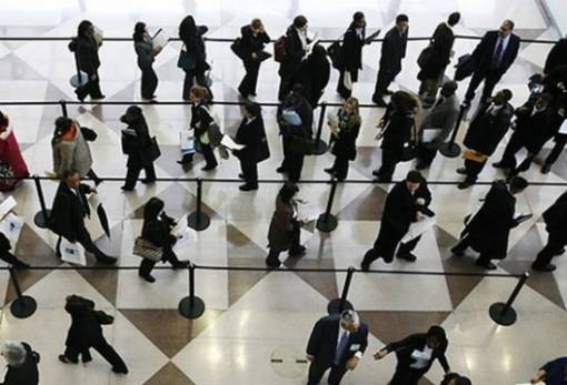 Νέα προκήρυξη φέρνει πάνω από 3.200 νέες προσλήψεις σε δημόσιο και ιδιωτικό τομέα