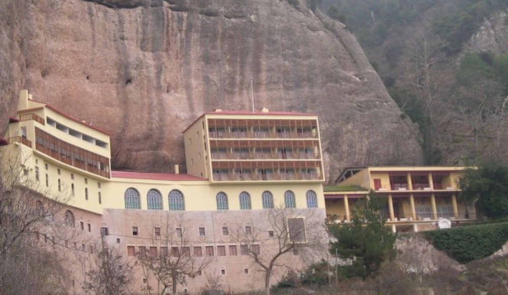 &Eta; &Alpha;&lambda;ί&kappa;&eta; &sigma;&tau;&eta;&nu; &Pi;&alpha;&nu;&alpha;&gamma;ί&alpha; &tau;&omicron;&upsilon; &Mu;&epsilon;&gamma;ά&lambda;&omicron;&upsilon; &Sigma;&pi;&eta;&lambda;&alpha;ί&omicron;&upsilon;[1] (&Kappa;&alpha;&lambda;ά&beta;&rho;&upsilon;&tau;&alpha;)