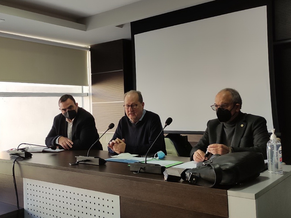 &laquo;Ά&sigma;&tau;&rho;&alpha;&psi;&epsilon; &kappa;&alpha;&iota; &beta;&rho;ό&nu;&tau;&eta;&xi;&epsilon;&raquo; &omicron; &Pi;. &Nu;ί&kappa;&alpha;&sigmaf; &gamma;&iota;&alpha; &tau;&alpha; &sigma;&kappa;&omicron;&upsilon;&pi;ί&delta;&iota;&alpha; &tau;&eta;&sigmaf; &Lambda;&alpha;&kappa;&omega;&nu;ί&alpha;&sigmaf;