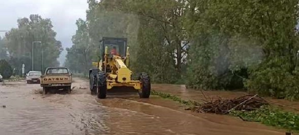 &Alpha;&pi;ό &tau;&iota;&sigmaf; &sigma;&tau;ά&chi;&tau;&epsilon;&sigmaf; &sigma;&tau;&iota;&sigmaf; &pi;&lambda;&eta;&mu;&mu;ύ&rho;&epsilon;&sigmaf;: &Omicron; &alpha;&lambda;&lambda;&eta;&lambda;έ&nu;&delta;&epsilon;&tau;&omicron;&sigmaf; &kappa;ί&nu;&delta;&upsilon;&nu;&omicron;&sigmaf; &sigma;&tau;&eta; &Lambda;&alpha;&kappa;&omega;&nu;ί&alpha;