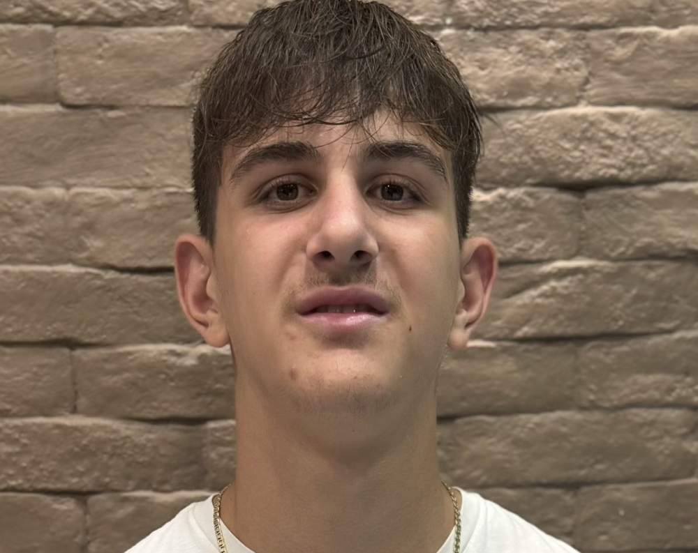 &Sigma;&tau;&omicron;&nu; &Pi;&rho;&omicron;&mu;&eta;&theta;έ&alpha; &Pi;&alpha;&tau;&rho;ώ&nu; &kappa;&alpha;&iota; &tau;&alpha; &laquo;&sigma;&alpha;&lambda;ό&nu;&iota;&alpha;&raquo; &tau;&eta;&sigmaf; &Alpha;1΄  &omicron; &Sigma;&pi;&alpha;&rho;&tau;&iota;ά&tau;&eta;&sigmaf; &Kappa;. &Mu;έ&gamma;&gamma;&omicron;&sigmaf;