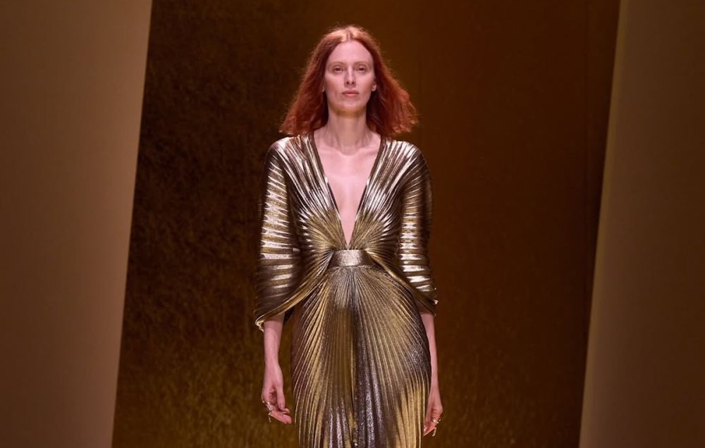 4 &tau;ά&sigma;&epsilon;&iota;&sigmaf; &gamma;&iota;&alpha; &nu;&alpha; &epsilon;ί&sigma;&alpha;&iota; &eta; &pi;&iota;&omicron; &kappa;&alpha;&lambda;&omicron;&nu;&tau;&upsilon;&mu;έ&nu;&eta; &sigma;&tau;&omicron; &rho;&epsilon;&beta;&epsilon;&gamma;&iota;ό&nu;