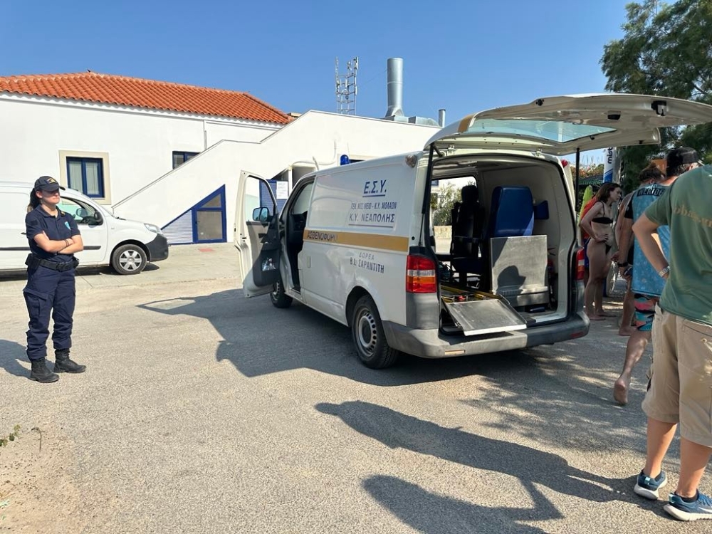 Ά&nu;&delta;&rho;&alpha;&sigmaf; &lambda;&iota;&pi;&omicron;&theta;ύ&mu;&eta;&sigma;&epsilon; &mu;έ&sigma;&alpha; &sigma;&tau;&eta; &theta;ά&lambda;&alpha;&sigma;&sigma;&alpha; &sigma;&tau;&omicron;&nu; &Sigma;ί&mu;&omicron; &Epsilon;&lambda;&alpha;&phi;&omicron;&nu;ή&sigma;&omicron;&upsilon;