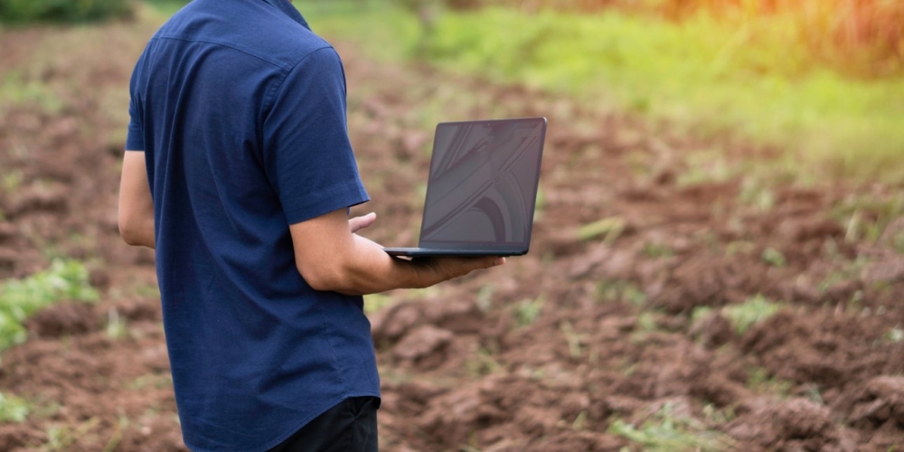 &Mu;ά&kappa;&alpha;&rho;&eta;&sigmaf; &gamma;&iota;&alpha; &Psi;&eta;&phi;&iota;&alpha;&kappa;ό &Delta;&epsilon;&lambda;&tau;ί&omicron; &Alpha;&pi;&omicron;&sigma;&tau;&omicron;&lambda;ή&sigmaf;: &laquo;&Alpha;&nu;&epsilon;&phi;ά&rho;&mu;&omicron;&sigma;&tau;&omicron;, &alpha;&chi;&rho;&epsilon;ί&alpha;&sigma;&tau;&omicron;, &mu;&alpha;&kappa;&rho;&iota;ά &alpha;&pi;ό &tau;&eta;&nu; &pi;&rho;&alpha;&gamma;&mu;&alpha;&tau;&iota;&kappa;ό&tau;&eta;&tau;&alpha; &tau;&eta;&sigmaf; &upsilon;&pi;&alpha;ί&theta;&rho;&omicron;&upsilon;&raquo;