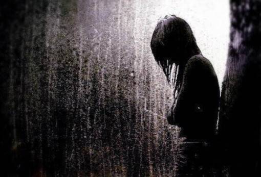 «Δεμένη» σε μια αθόρυβη άβυσσο, στο πιο πικρό ποτήρι της ζωής…