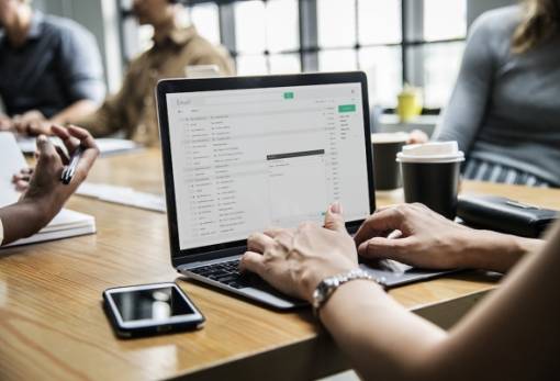 Νέο πρόγραμμα του ΟΑΕΔ για τη νεανική επιχειρηματικότητα