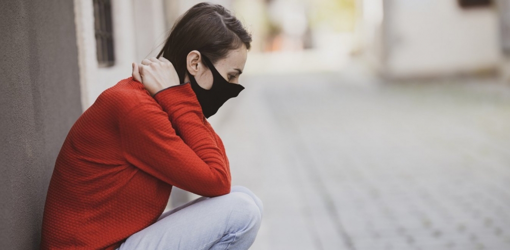 Έ&omega;&sigmaf; &kappa;&alpha;&iota; &tau;&rho;&iota;&pi;&lambda;ά&sigma;&iota;&alpha; &eta; &kappa;&alpha;&tau;ά&theta;&lambda;&iota;&psi;&eta; &lambda;ό&gamma;&omega; Covid