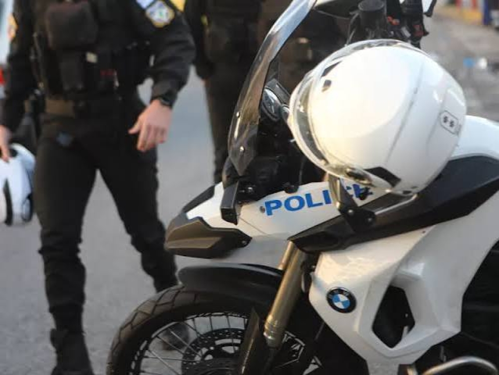 Έ&rho;&iota;&xi;&epsilon; &laquo;&delta;ί&chi;&tau;&upsilon;&alpha;&raquo; &gamma;&iota;&alpha; &delta;ύ&omicron; &epsilon;&beta;&delta;&omicron;&mu;ά&delta;&epsilon;&sigmaf; &eta; &Epsilon;&Lambda;&Alpha;&Sigma; &sigma;&tau;&eta;&nu; &Pi;&epsilon;&lambda;&omicron;&pi;ό&nu;&nu;&eta;&sigma;&omicron;