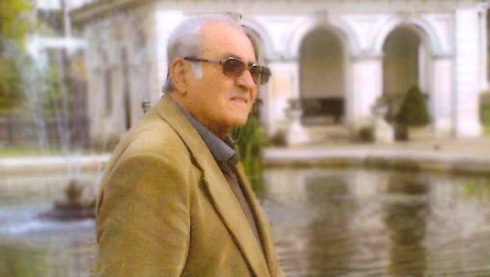 &Mu;&nu;&eta;&mu;ό&sigma;&upsilon;&nu;&omicron; 40 &eta;&mu;&epsilon;&rho;ώ&nu; &gamma;&iota;&alpha; &tau;&omicron;&nu; &Eta;&lambda;ί&alpha; &Beta;&alpha;&sigma;. &Kappa;&omicron;&upsilon;&tau;&rho;&omicron;&upsilon;&mu;ά&nu;&eta;