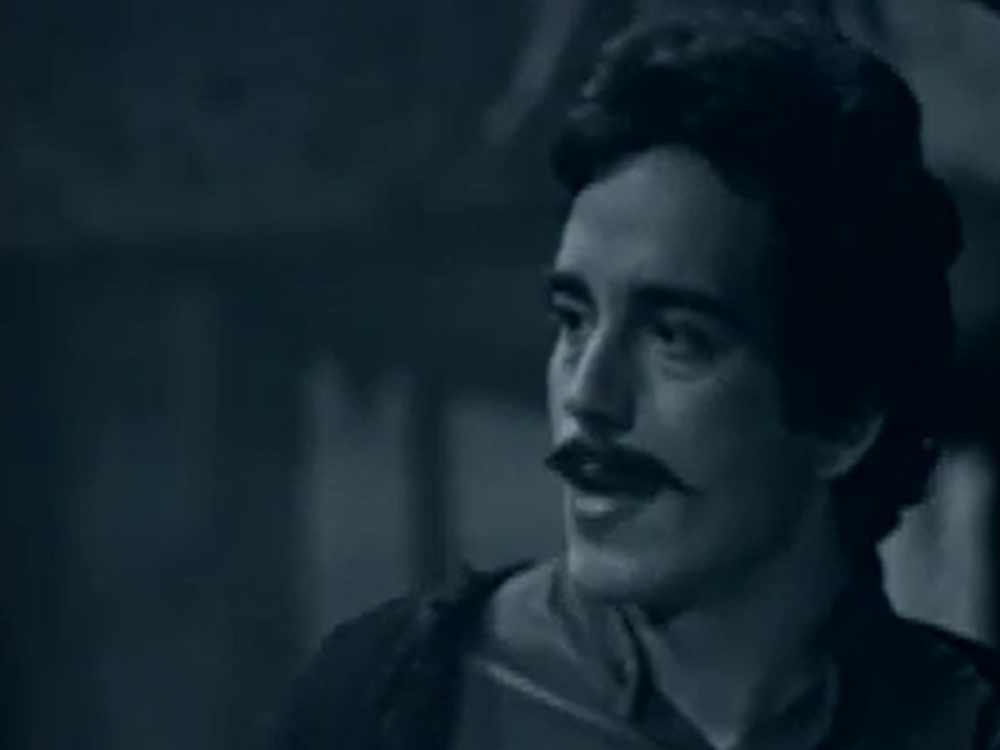 Έ&pi;&epsilon;&sigma;&epsilon; &eta; &alpha;&upsilon;&lambda;&alpha;ί&alpha;: &laquo;Έ&phi;&upsilon;&gamma;&epsilon;&raquo; &omicron; &Lambda;ά&kappa;&omega;&nu;&alpha;&sigmaf; &eta;&theta;&omicron;&pi;&omicron;&iota;ό&sigmaf; &Theta;&epsilon;ό&delta;&omega;&rho;&omicron;&sigmaf; &Kappa;&alpha;&tau;&sigma;&omicron;ύ&lambda;&eta;&sigmaf;