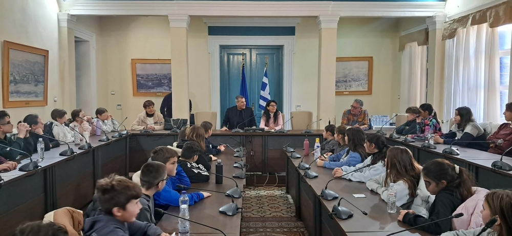 &Mu;ά&theta;&eta;&mu;&alpha; &Delta;&eta;&mu;&omicron;&kappa;&rho;&alpha;&tau;ί&alpha;&sigmaf; &kappa;&alpha;&iota; &epsilon;&nu;&epsilon;&rho;&gamma;&omicron;ύ &sigma;&upsilon;&mu;&mu;&epsilon;&tau;&omicron;&chi;ή&sigmaf; &gamma;&iota;&alpha; &tau;&omicron;&upsilon;&sigmaf; &mu;&alpha;&theta;&eta;&tau;έ&sigmaf; &tau;&omicron;&upsilon; 2&omicron;&upsilon; &Delta;&eta;&mu;&omicron;&tau;&iota;&kappa;&omicron;ύ &Sigma;&pi;ά&rho;&tau;&eta;&sigmaf;