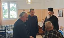 &Tau;&omicron; &Phi;&omega;&sigmaf; ά&nu;&alpha;&psi;&epsilon; &sigma;&tau;&alpha; &mu;ά&tau;&iota;&alpha; &tau;&omicron;&upsilon;&sigmaf;: &Epsilon;&pi;ί&sigma;&kappa;&epsilon;&psi;&eta; &alpha;&gamma;ά&pi;&eta;&sigmaf; &sigma;&tau;&omicron; Ά&sigma;&upsilon;&lambda;&omicron; &Alpha;&nu;&iota;ά&tau;&omega;&nu;