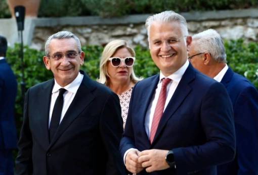 «Δεν χρειάζεται να ψάχνουμε μεγάλες λέξεις για τη Δημοκρατία»