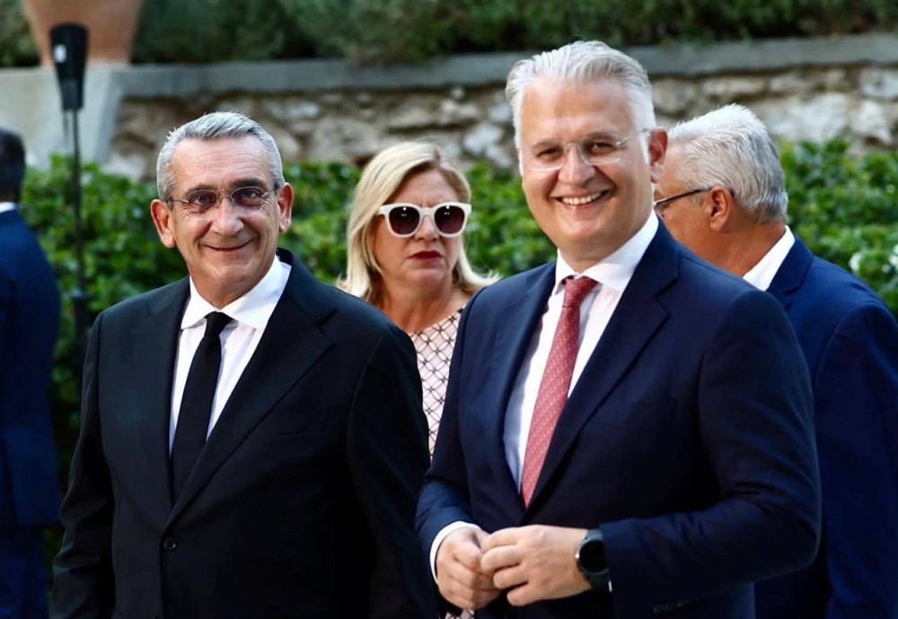 &laquo;&Delta;&epsilon;&nu; &chi;&rho;&epsilon;&iota;ά&zeta;&epsilon;&tau;&alpha;&iota; &nu;&alpha; &psi;ά&chi;&nu;&omicron;&upsilon;&mu;&epsilon; &mu;&epsilon;&gamma;ά&lambda;&epsilon;&sigmaf; &lambda;έ&xi;&epsilon;&iota;&sigmaf; &gamma;&iota;&alpha; &tau;&eta; &Delta;&eta;&mu;&omicron;&kappa;&rho;&alpha;&tau;ί&alpha;&raquo;