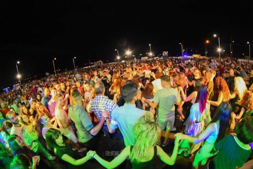 &Gamma;&lambda;έ&nu;&tau;&eta;&sigma;&alpha;&nu; &mu;έ&chi;&rho;&iota; &pi;&rho;&omega;ί&alpha;&sigmaf; &sigma;&tau;&omicron; &mu;&epsilon;&gamma;ά&lambda;&omicron; &pi;&alpha;&nu;&eta;&gamma;ύ&rho;&iota; &tau;&omicron;&upsilon; &Alpha;&phi;&upsilon;&sigma;&sigma;&omicron;ύ! (&Phi;&Omega;&Tau;&Omicron;)