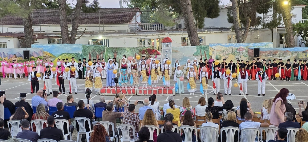 &Eta; &gamma;&iota;&omicron;&rho;&tau;ή &tau;&omicron;&upsilon; &Iota;&delta;&iota;&omega;&tau;&iota;&kappa;&omicron;ύ &Epsilon;&kappa;&pi;&alpha;&iota;&delta;&epsilon;&upsilon;&tau;&eta;&rho;ί&omicron;&upsilon; &laquo;&Pi;&omicron;&lambda;&upsilon;&chi;&rho;&omicron;&nu;ά&kappa;&omicron;&upsilon;&raquo;