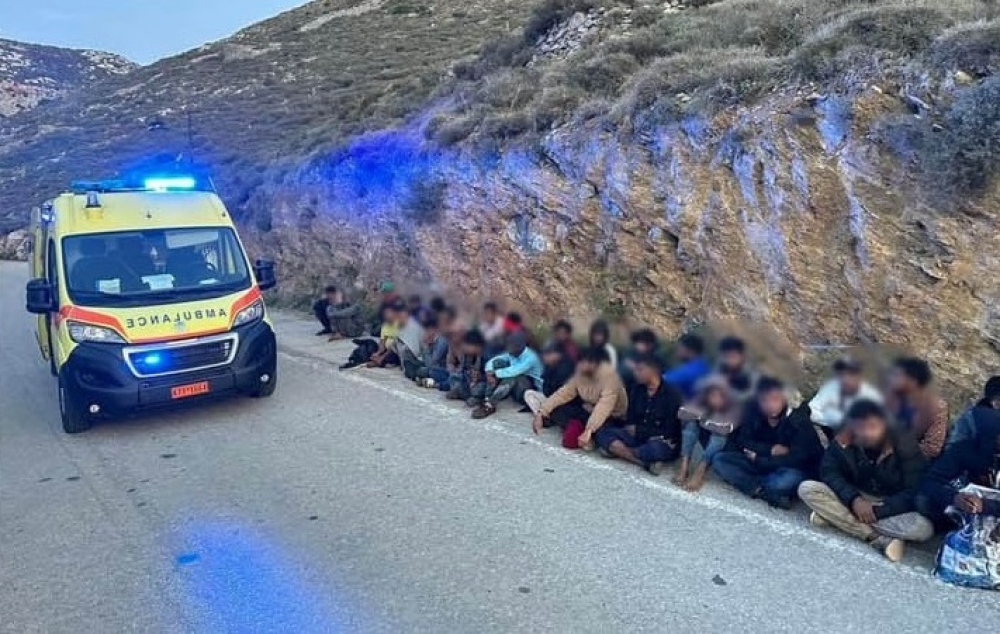 &Omega;&sigmaf; 4.500&euro; &tau;&omicron; &laquo;&kappa;&epsilon;&phi;ά&lambda;&iota;&raquo; &pi;&lambda;ή&rho;&omega;&sigma;&alpha;&nu; &omicron;&iota; &mu;&epsilon;&tau;&alpha;&nu;ά&sigma;&tau;&epsilon;&sigmaf; &pi;&omicron;&upsilon; &beta;&rho;έ&theta;&eta;&kappa;&alpha;&nu; &sigma;&tau;&eta; &Mu;ά&nu;&eta;