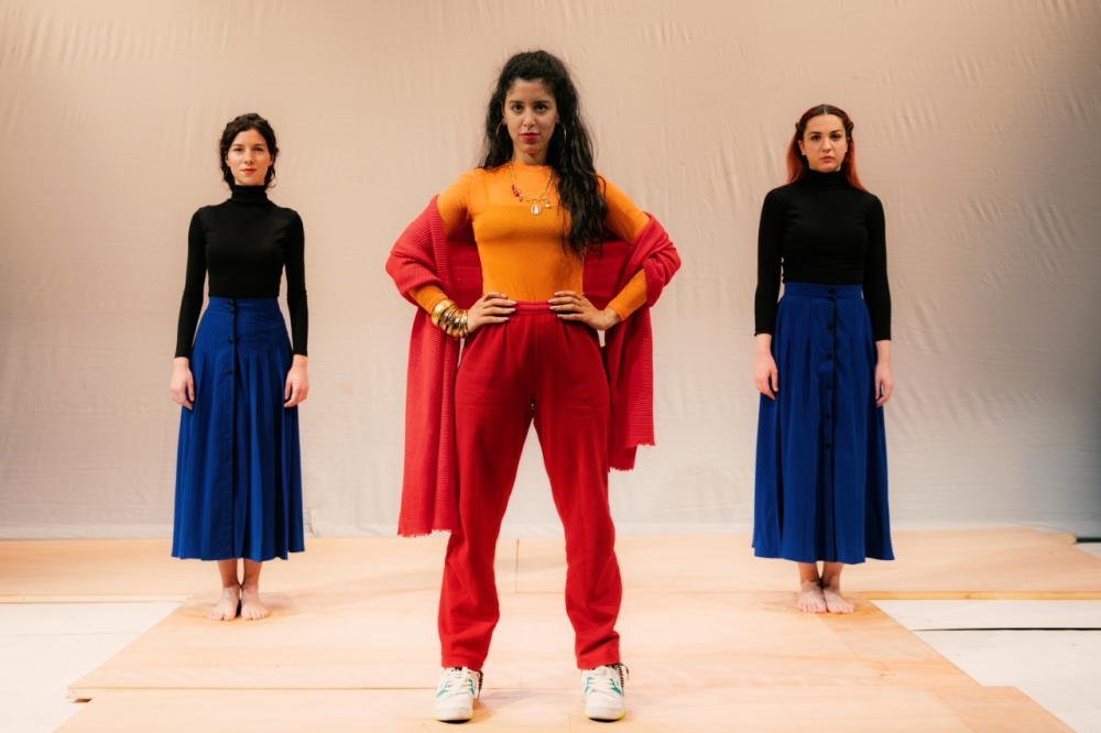 &Eta; &Mu;&alpha;&rho;ί&nu;&alpha; &Sigma;ά&tau;&tau;&iota; &kappa;&alpha;&iota; &omicron;&iota; Chores &sigma;&epsilon; &Mu;&upsilon;&sigma;&tau;&rho;ά &kappa;&alpha;&iota; &Gamma;ύ&theta;&epsilon;&iota;&omicron;