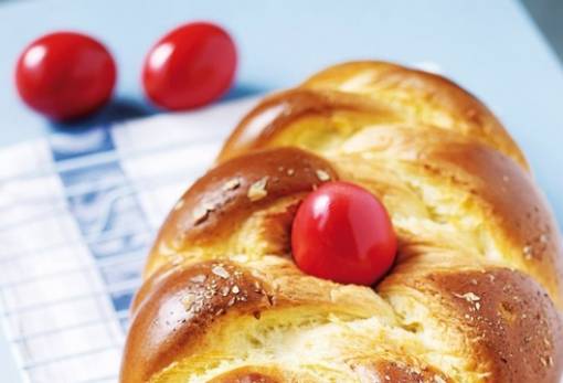 Tips για να σου πετύχει το τσουρέκι (με την πρώτη)