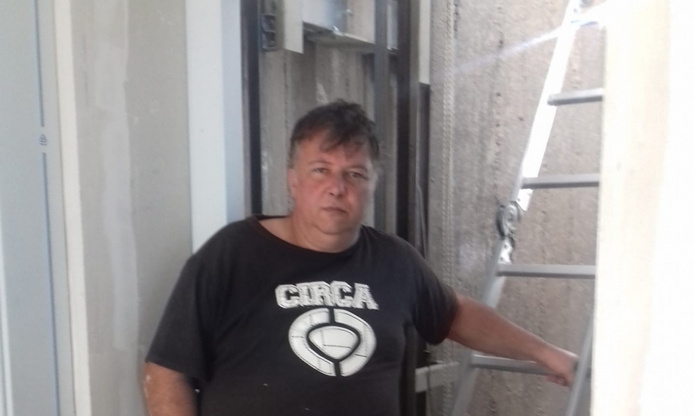 &Sigma;&omicron;&kappa;&alpha;&rho;&iota;&sigma;&mu;έ&nu;&eta; &eta; &Sigma;&pi;ά&rho;&tau;&eta;: &laquo;Έ&phi;&upsilon;&gamma;&epsilon;&raquo; &omicron; &Delta;&eta;&mu;ή&tau;&rho;&eta;&sigmaf; &Beta;&alpha;&rho;&beta;&iota;&tau;&sigma;&iota;ώ&tau;&eta;&sigmaf;