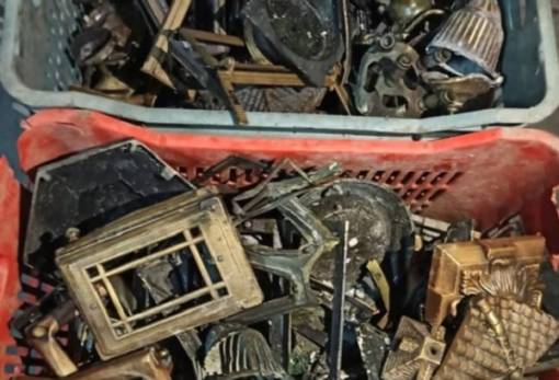 Ιερόσυλοι δεν άφησαν… καντήλι στο κοιμητήριο Έλους