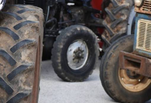 Στους δρόμους κατεβαίνουν αγρότες και τρακτέρ στη Λακωνία