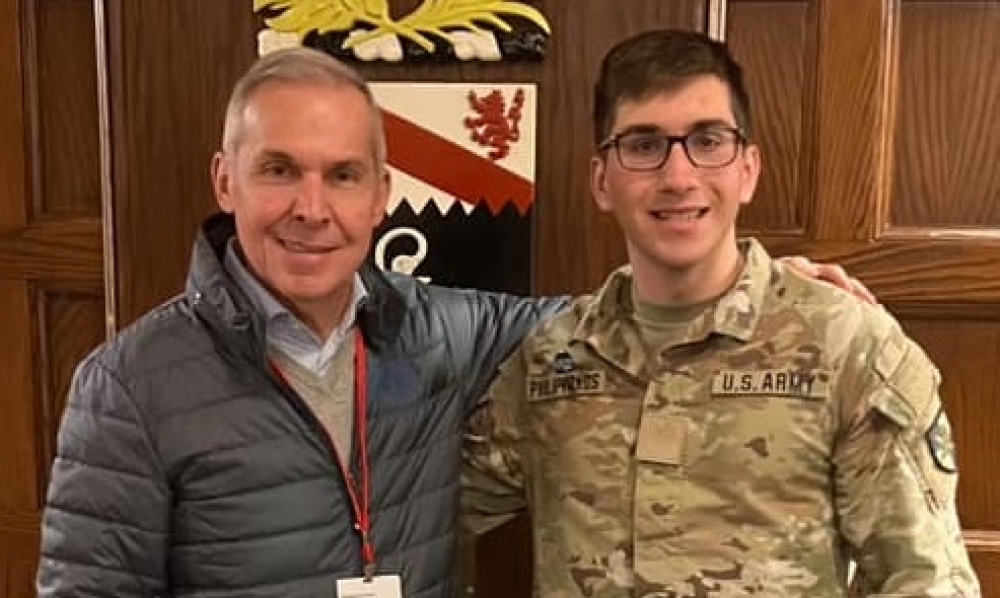 Έ&nu;&alpha; &Mu;&alpha;&nu;&iota;&alpha;&tau;ό&pi;&omicron;&upsilon;&lambda;&omicron; &sigma;&tau;&eta;&nu; &laquo;&Epsilon;&upsilon;&epsilon;&lambda;&pi;ί&delta;&omega;&nu;&raquo; &tau;&omega;&nu; &Eta;&Pi;&Alpha;