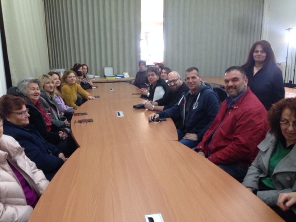 &Mu;&alpha;&zeta;ί &mu;&epsilon; &tau;&iota;&sigmaf; &sigma;&chi;&omicron;&lambda;&iota;&kappa;έ&sigmaf; &kappa;&alpha;&theta;&alpha;&rho;ί&sigma;&tau;&rho;&iota;&epsilon;&sigmaf; &omicron; &Beta;&alpha;&kappa;&alpha;&lambda;ό&pi;&omicron;&upsilon;&lambda;&omicron;&sigmaf;